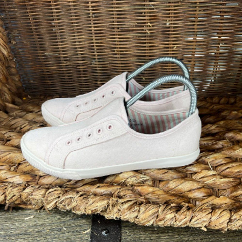 Crown & Ivy Sz 8 Women's Pink Ciera Laceless Canvas Sneaker - Picture 2 of 7